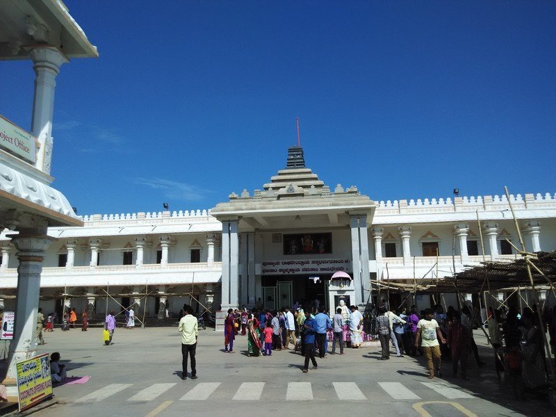 Bangalore to Mantralayam Cabs